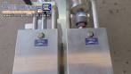 Envasadora de lquidos pneumtica em inox semi-automtica com dois bicos Y&G Packing Machinery