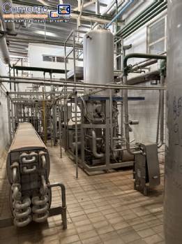 Sistema de esteriliza��o ass�ptico pasteurizador tubular com homogeneizador Tetra Pak