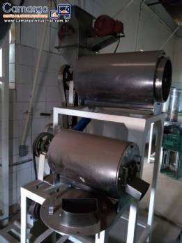 Linha para lavagem e despolpamento de frutas TI Tecnint Linha para lavagem e despolpamento de frutas TI Tecnint